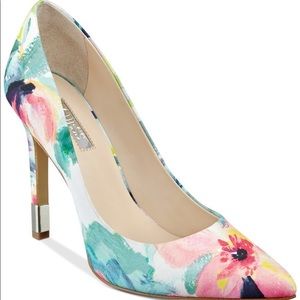 GUESS Babbitta Pointed-Toe Floral-Print Pumps